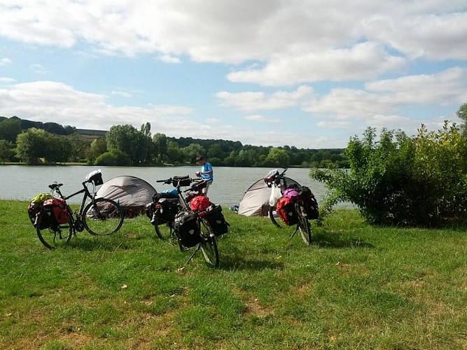 Tentes et vélos © Camping de l'Aulnaie