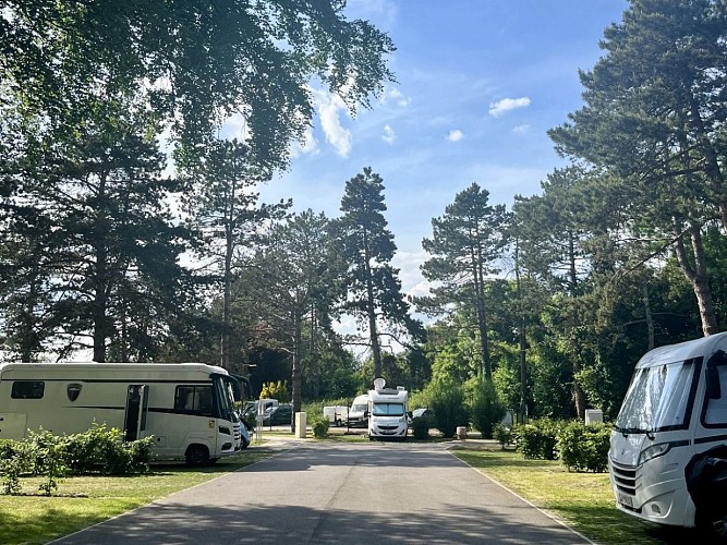 Aire de camping-cars © Magnolia Leroy (2)