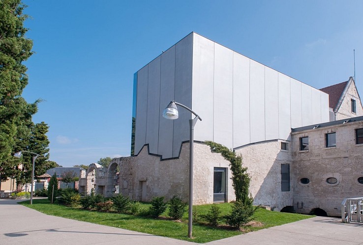 Cloitre école Louviers © OT Seine Eure - Normandie Photos