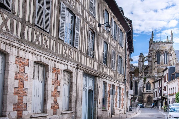 Pans de bois Louviers © OT Seine Eure - Normandie Photos