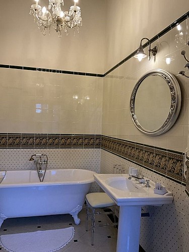 equilly-chambre-de-la-tour-3