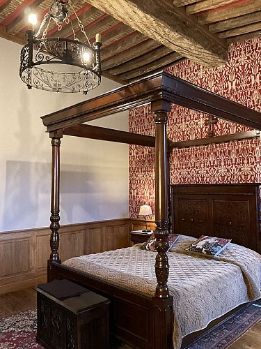 equilly-chambre-de-la-tour-0