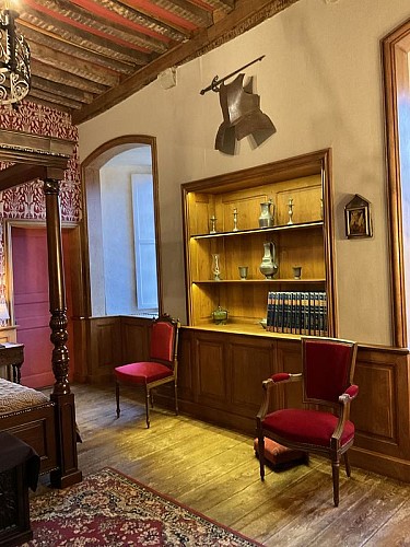 equilly-chambre-de-la-tour-2