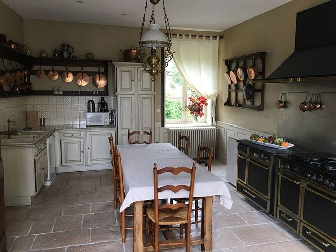 Chateau-des-Feugerets-Chapelle-Souef