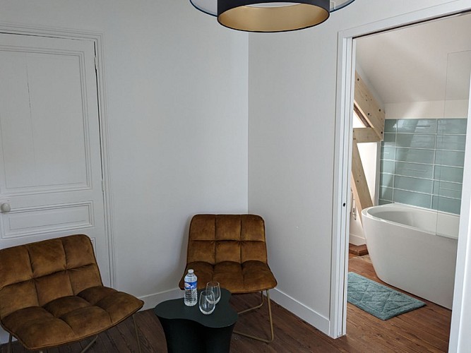 Chambre - salle de bain -salon 800x600