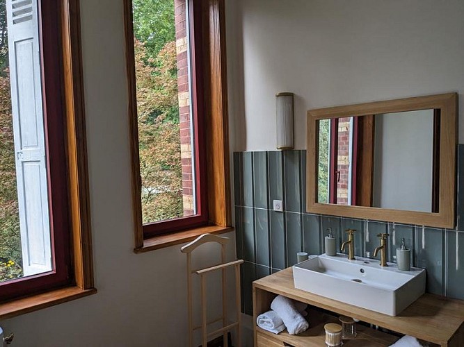 Salle de bain chambe avec balcon