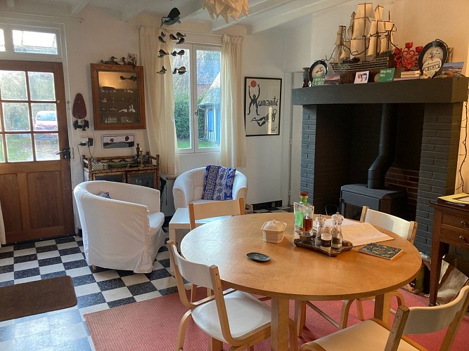 salle à manger au coin du feu