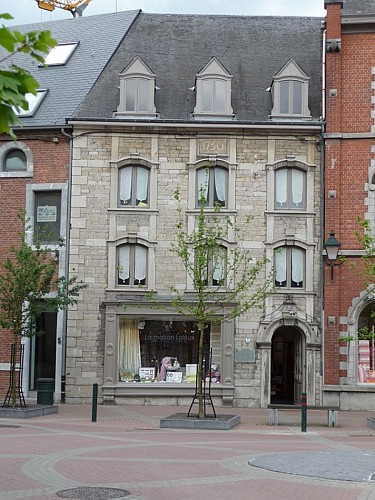 B47398a31730c8c11df119853f5b278d