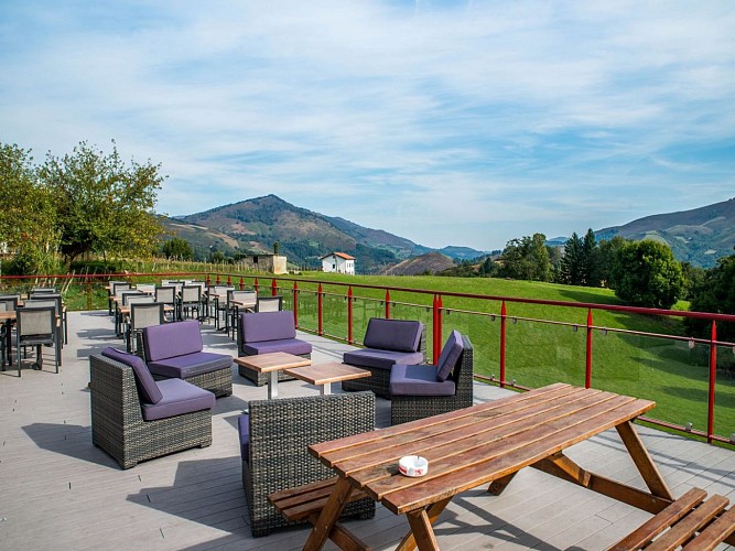 Ferme Auberge Menta - terrasse vue - Les Aldudes