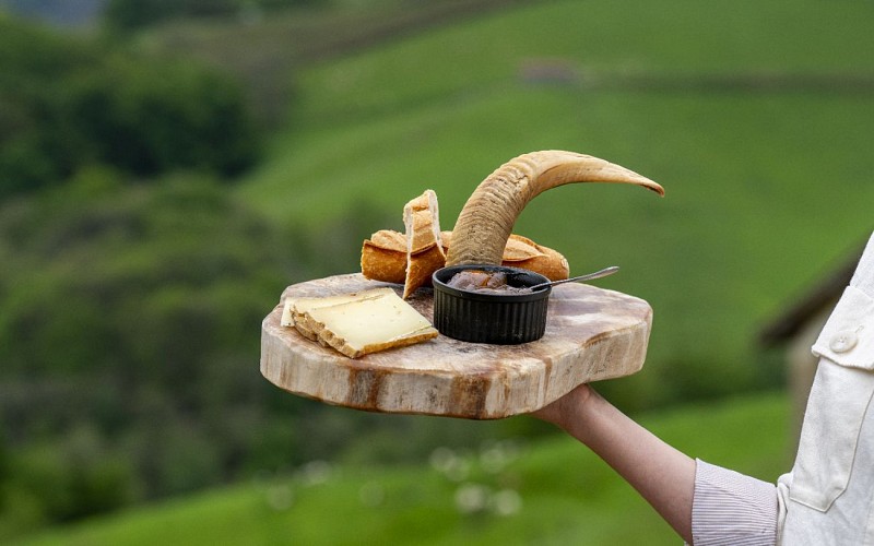 Ferme Auberge Menta - Plateau de fromages - Aldudes