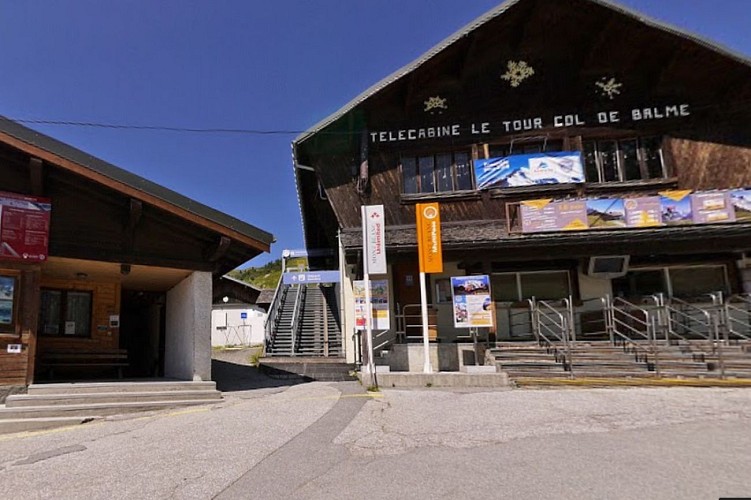 Public toilet - Le Tour