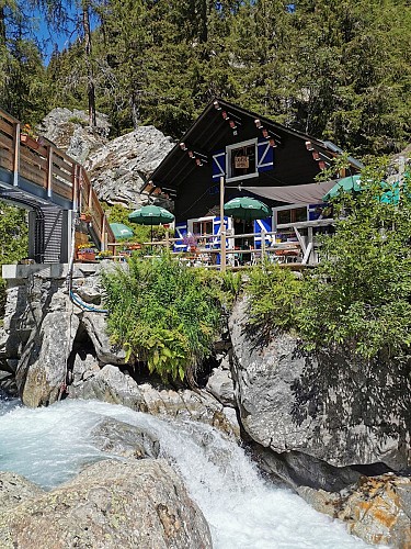 Imbiss am Bérard-Wasserfall