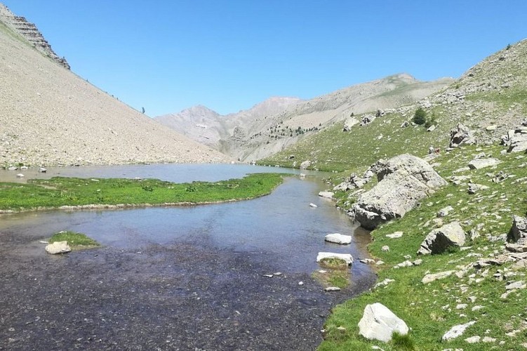 Lac du Crachet vue de l'autre coté