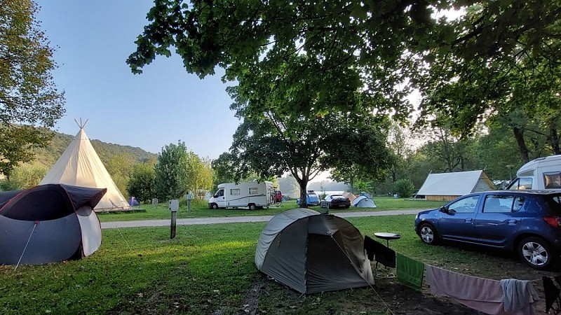 Campsite and river activity center for Haut Rhône Sauvauge - Kanoti.