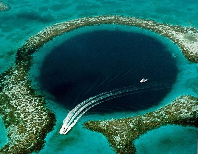 Le Grand Trou Bleu - The Great Blue Hole