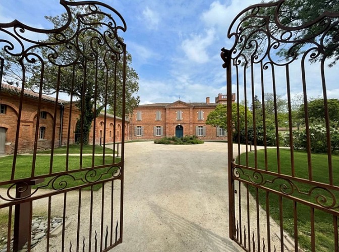 entree chateau des demoiselles