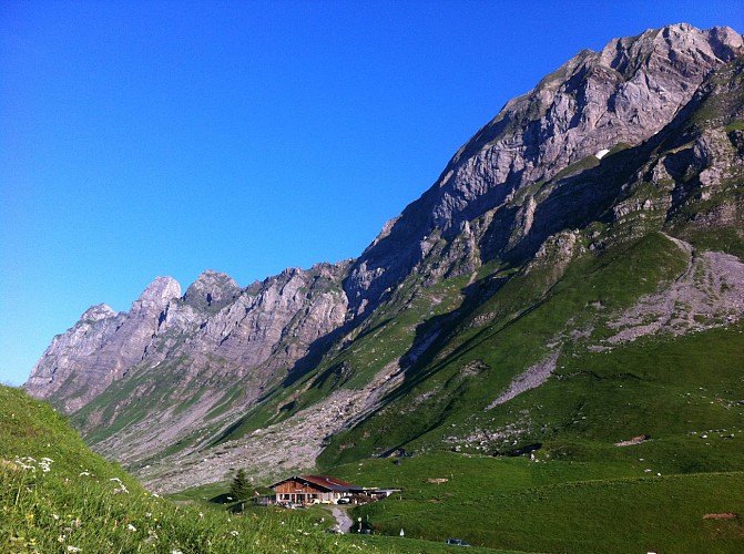 Refuge-auberge du Col de l'Arpettaz