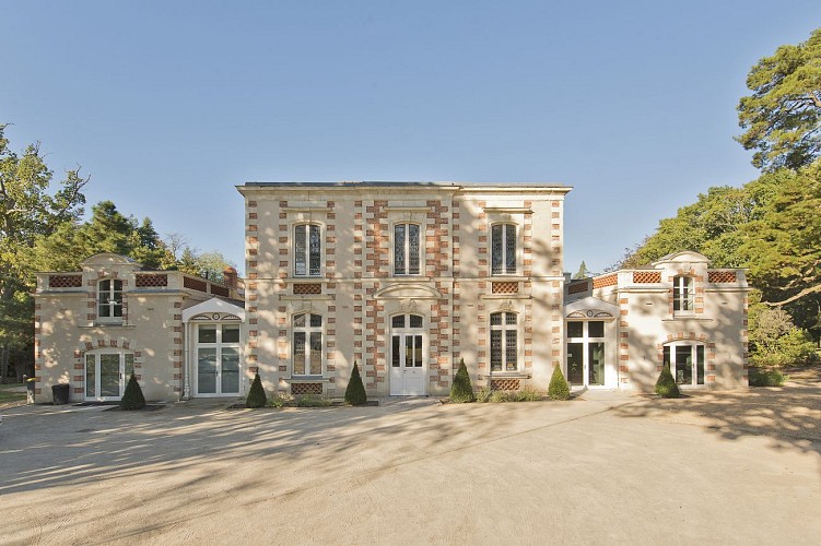 MANOIR CLAUDINE-LA CHATAIGNERAIE