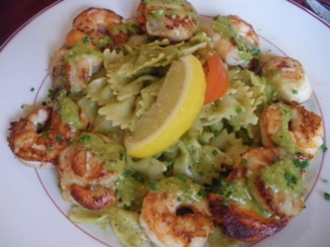 Auberge de La Vallée-Plat farfalle au pesto et crevette SIM