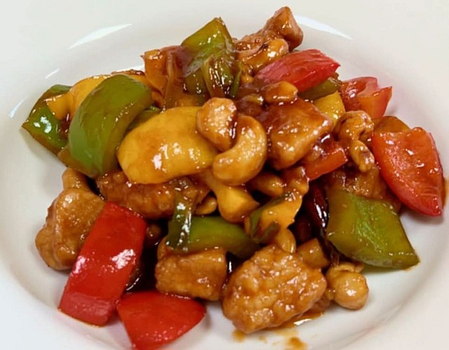 Poulet sauté aux noix de cajou