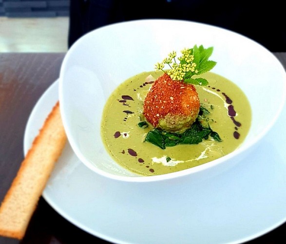 Ault_La-Salicorne_Oeuf-fris-en-croute-de-noisette@La-Salicorne_2021