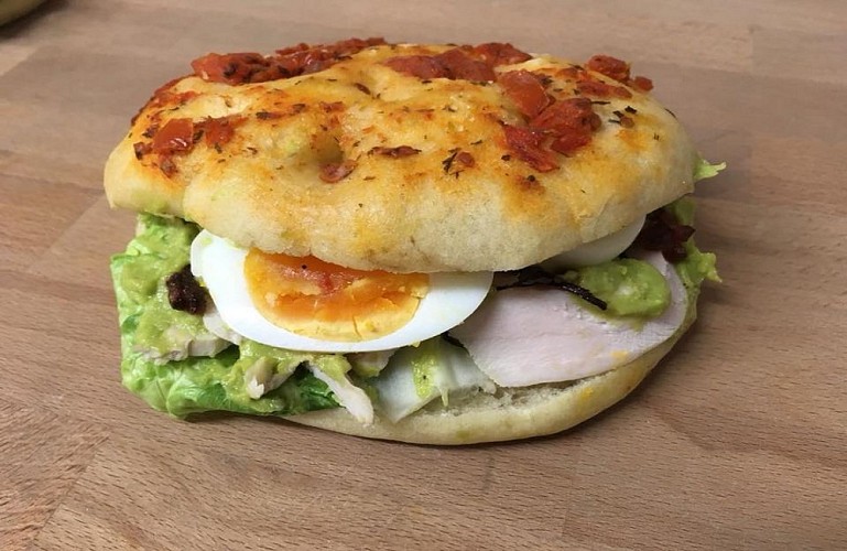  LA BOULANGERIE CAFÉ CHEZ MAXIME