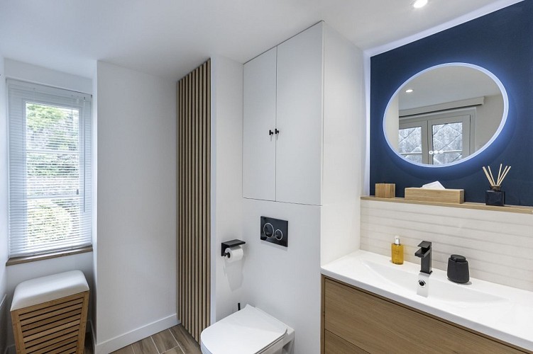 48lo_ec81efbb-e8f0-4d1b-859d-80f8b7e0a132