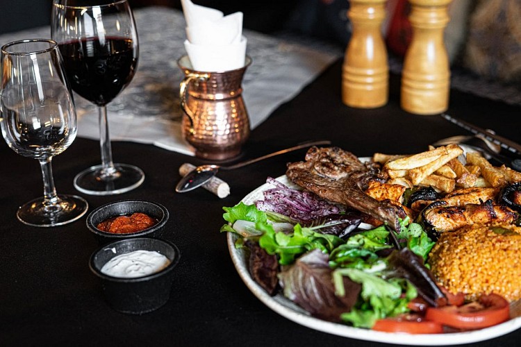 383339451_204427245992522_1662178925842200864_n