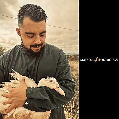 419311753_122116088474163151_1856938113116410902_n