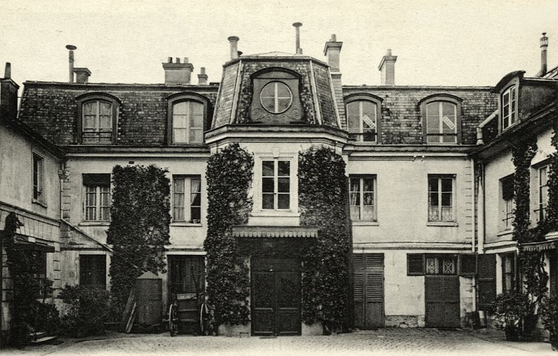 Place de Valois