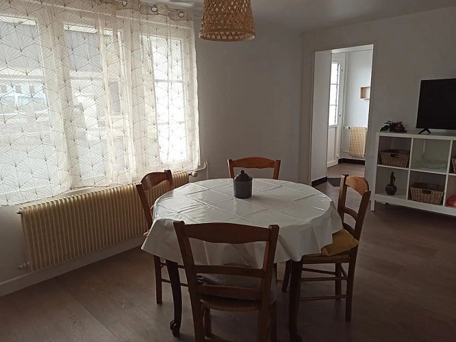 14eb6bc0-e439-4fad-a6c1-ef726ef4075a (1)