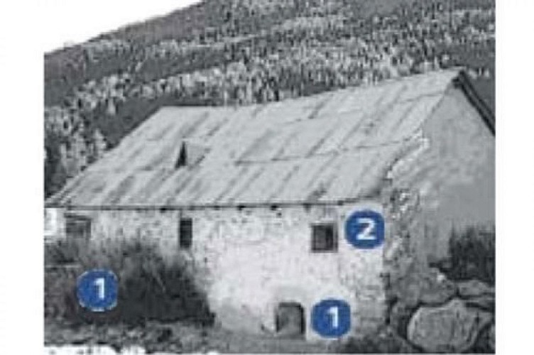 1.Sorties d'eau, 2.Le rez-de-chaussée abrite les trois jeux de meules