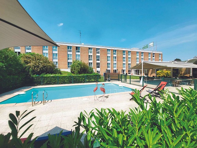 Ibis Styles Neuville en Ferrain 8