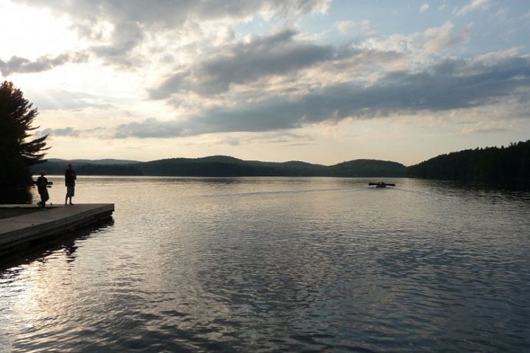 On charge les canoés et c'est partie.