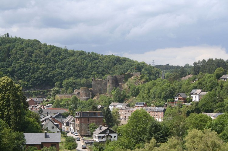 Vue sur La Roche-en-Ardenne et son château