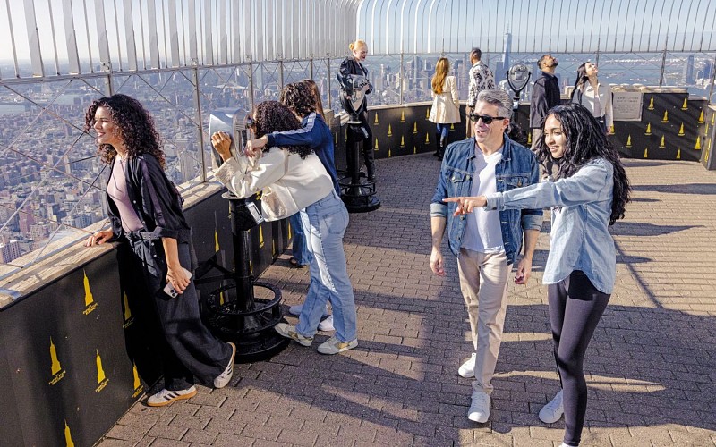 Empire State Building VIP Sunrise Experience: 86th Floor Access with Starbucks Reserve Coffee & Pastries