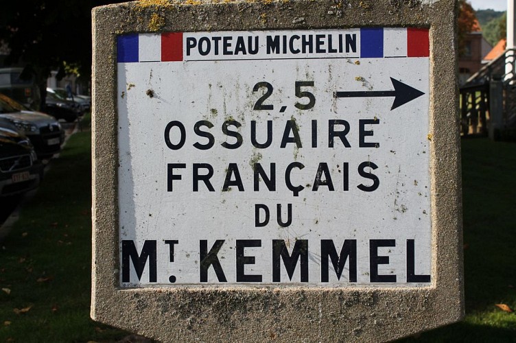 Poteau Michelin Ossuaire du Mont Kemmel 
