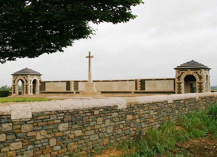 e cimetière de VC Corner et le Monument aux morts australiens n’abritent aucune stèle