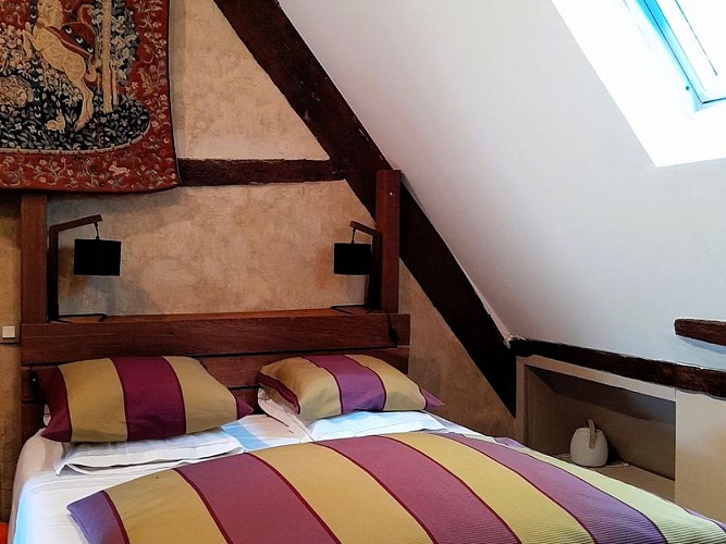 La-maison-sur-les-remparts-Domfront