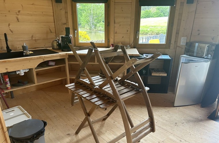 Les loges du temps | Kota finlandais en bord d'étang