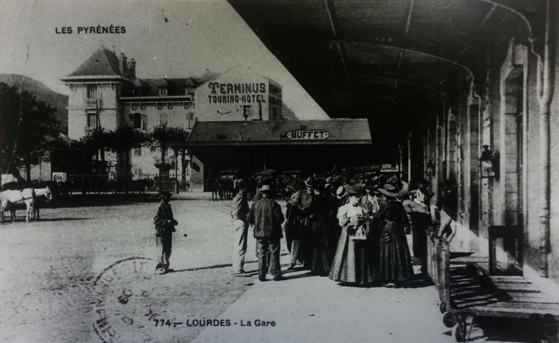 Der Bahnhof von Lourdes 
