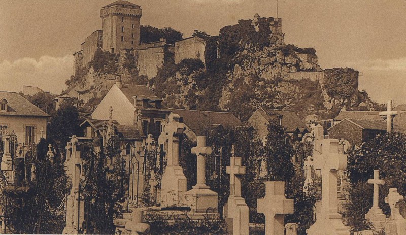 Der Friedhof  in der „Rue de l'Égalité“