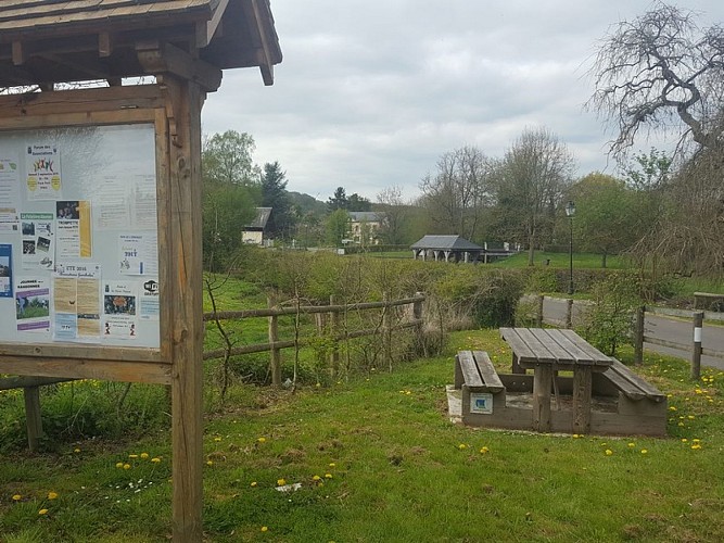 Aire de camping-car de La Folletière-Abenon