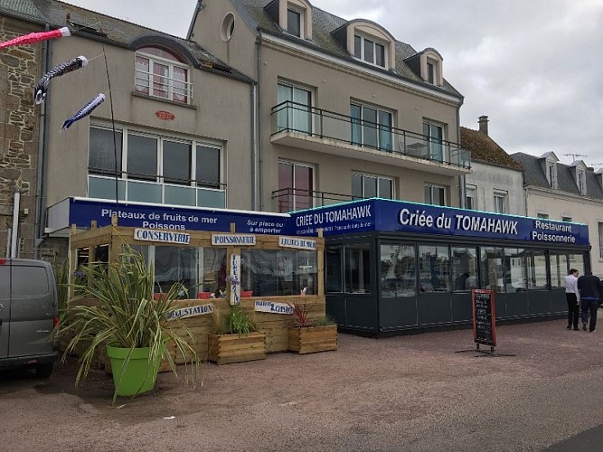 saint-vaast-la-hougue-la-criee-du-tomahawk-2