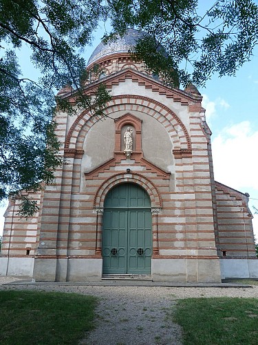 Château, église et abbaye Chapelle Notre Dame de Lapeyrouse Lafrancaise