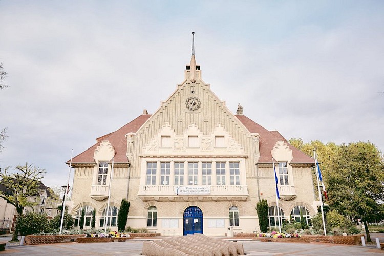 TERGNIER - HoteldeVille©J.HalatreCoeurdePicard