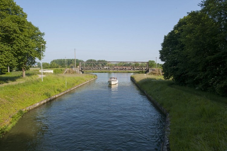 Jonction des deux canaux