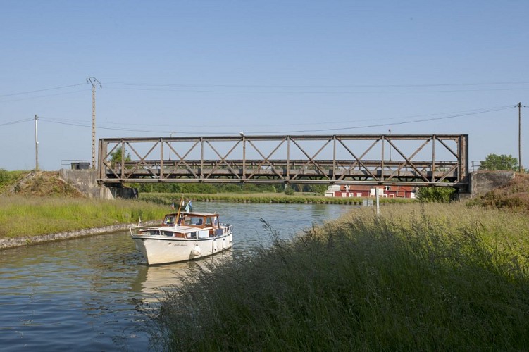 Jonction des deux canaux