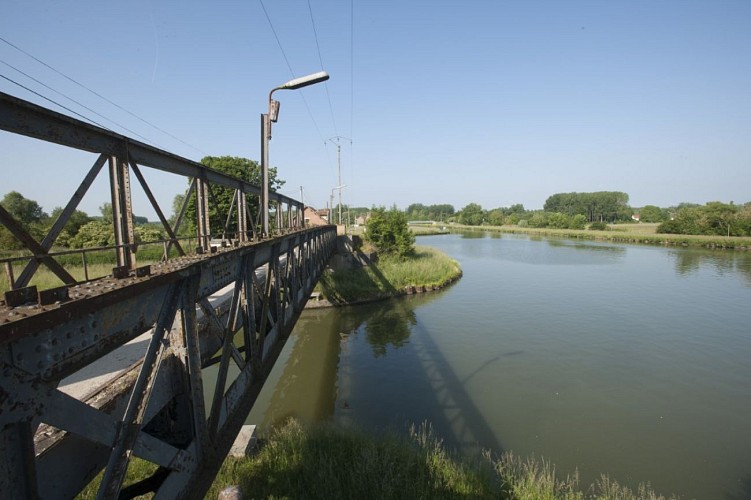 Jonction des deux canaux