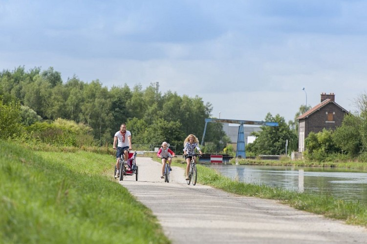 Canal de dérivation à Chauny